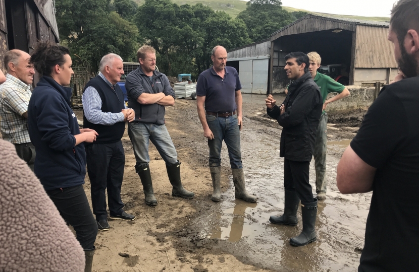 Rishi Sunak with Arkengarthdale farmers