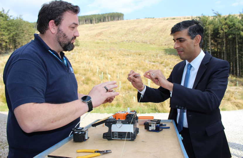 Rishi Sunak connects Cotterdale to ultrafast broadband