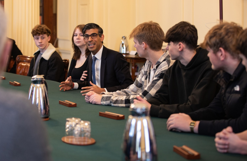 Rishi Sunak with Stokesley school pupils at No 10 Downing Street