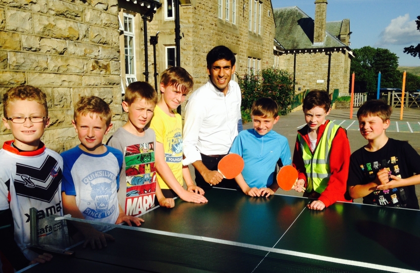 Rishi plays table tennis with youngsters at Yorebridge Sports