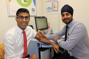 Rishi Sunak has flu jab with Nicky Singh at Boots in Stokesley