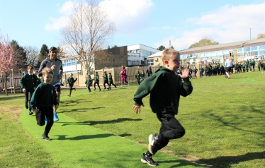 Rishi Sunak opens Richmond Methodist Primary School running track