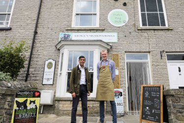 Rishi Sunak and Steve Benson of the Dales Dog Deli