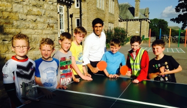 Rishi plays table tennis with youngsters at Yorebridge Sports